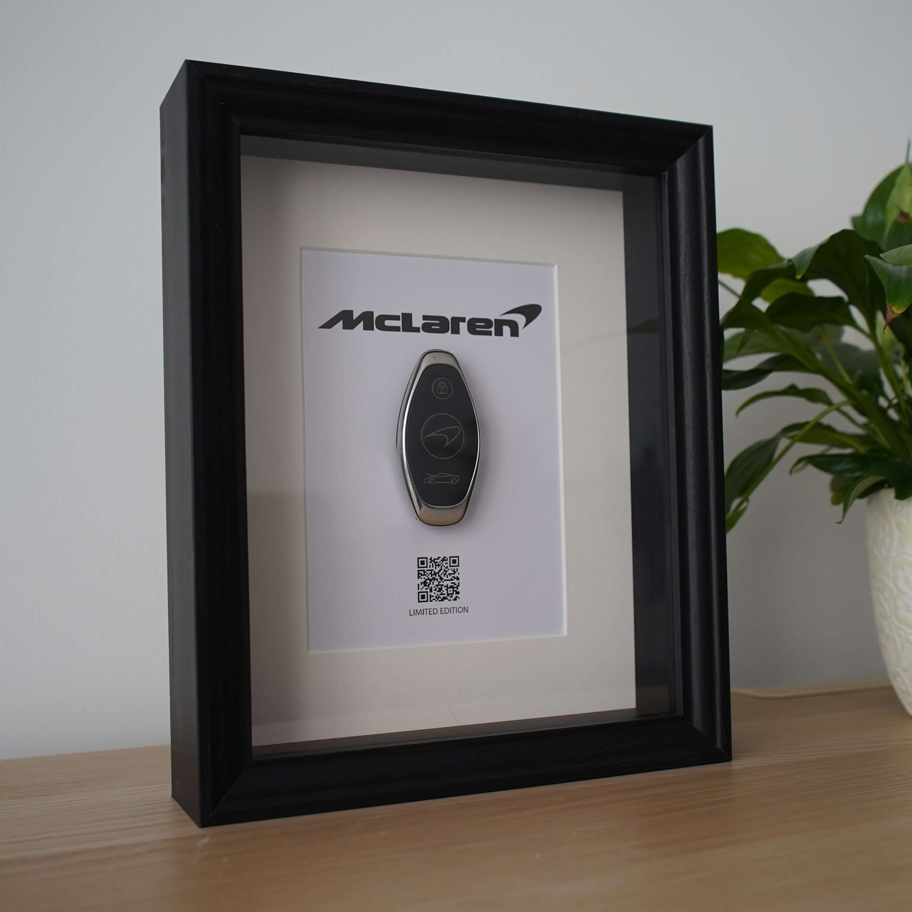 Clé McLaren 720s Encadrée - QR Code