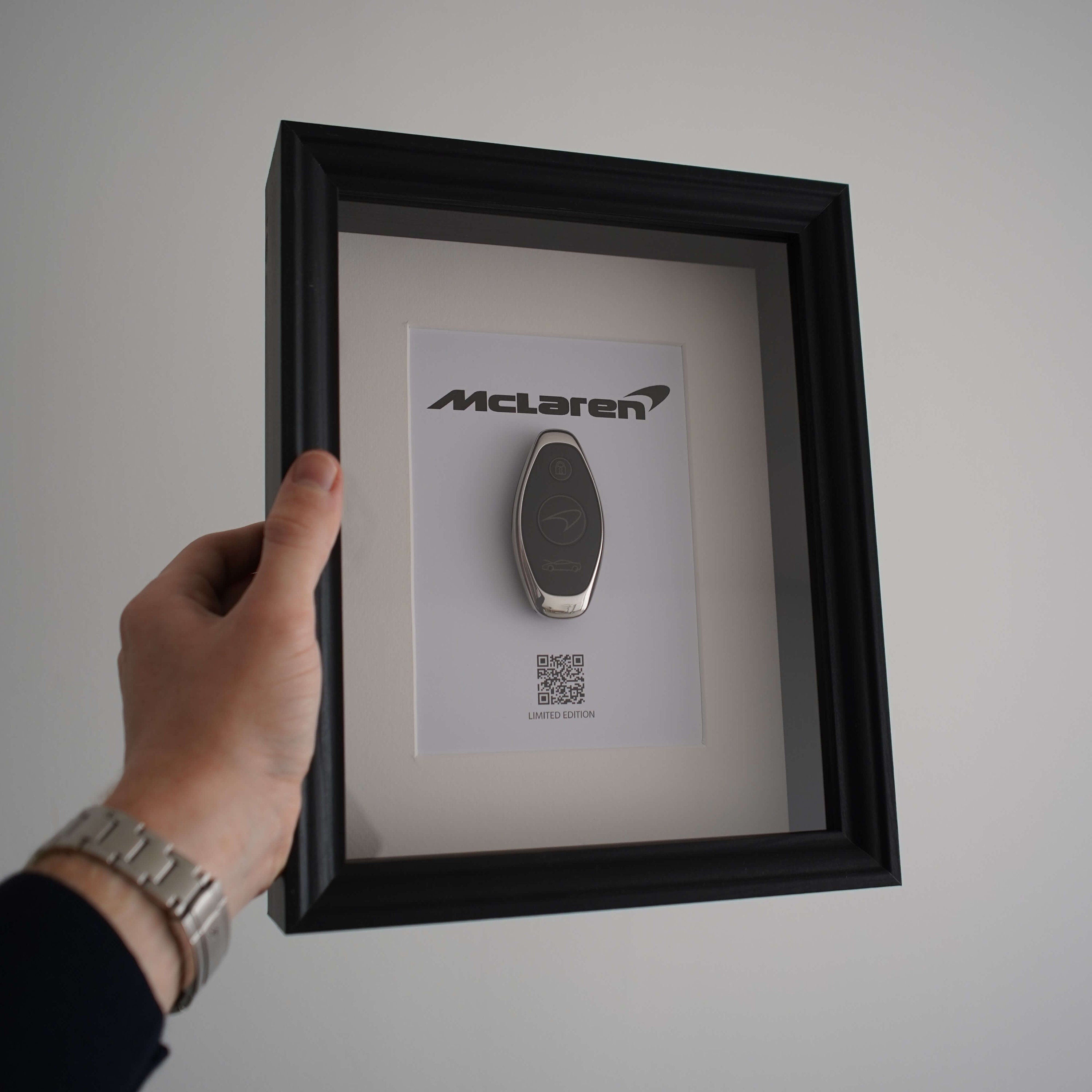 Clé McLaren 720s Encadrée - QR Code