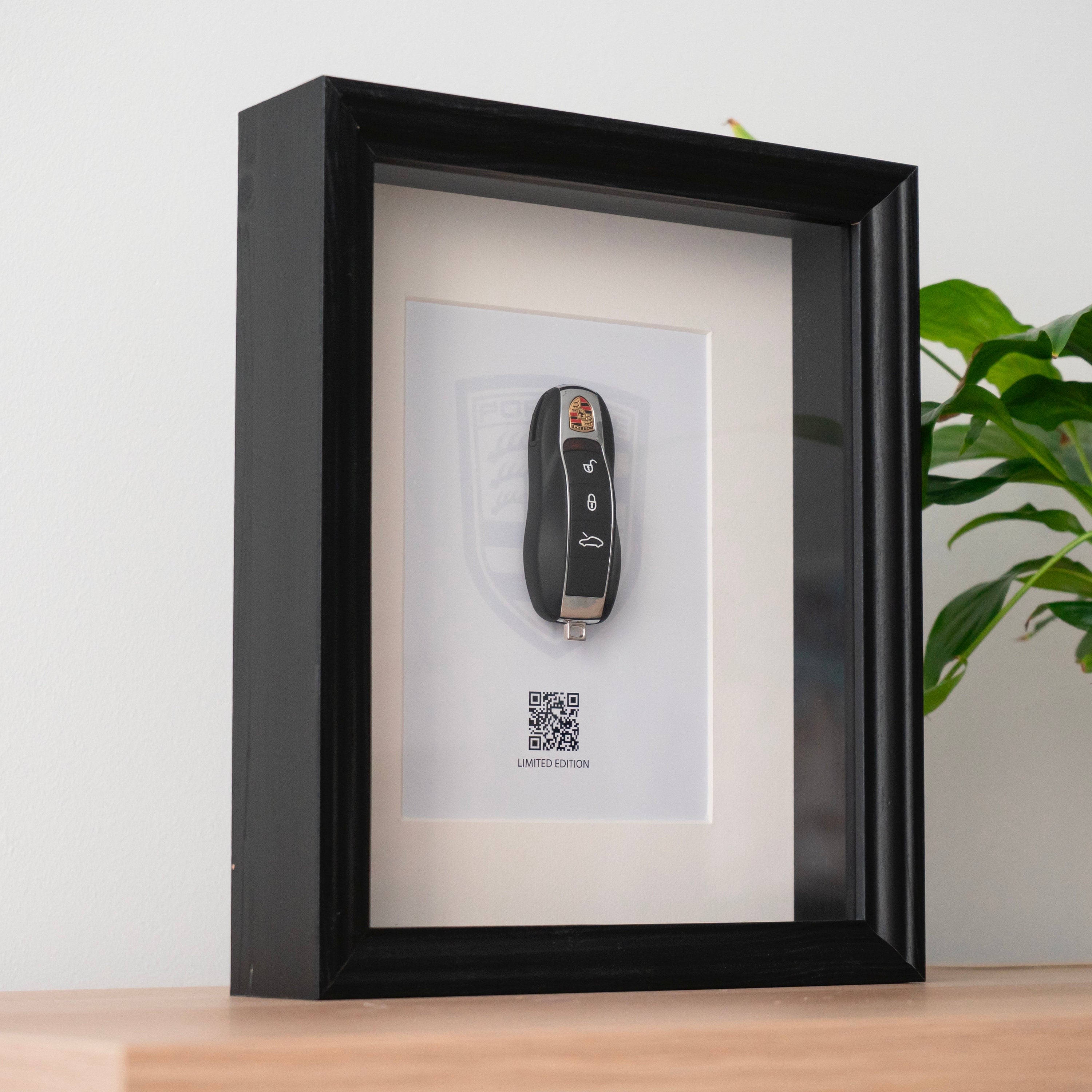 Porsche 911 key decoration framed - QR Code