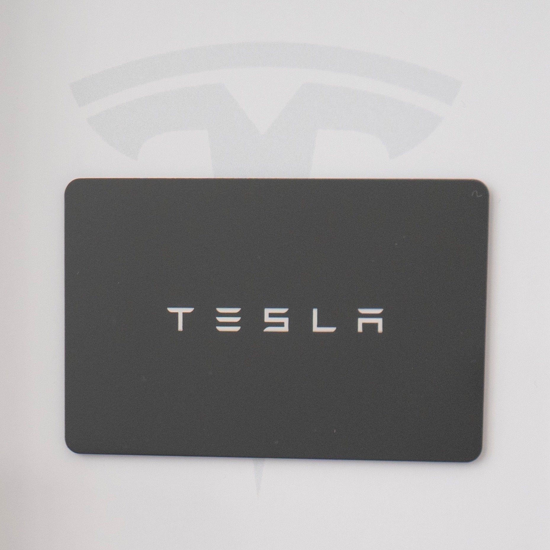 Clé Tesla Encadré - QR Code Certificat d'authenticité