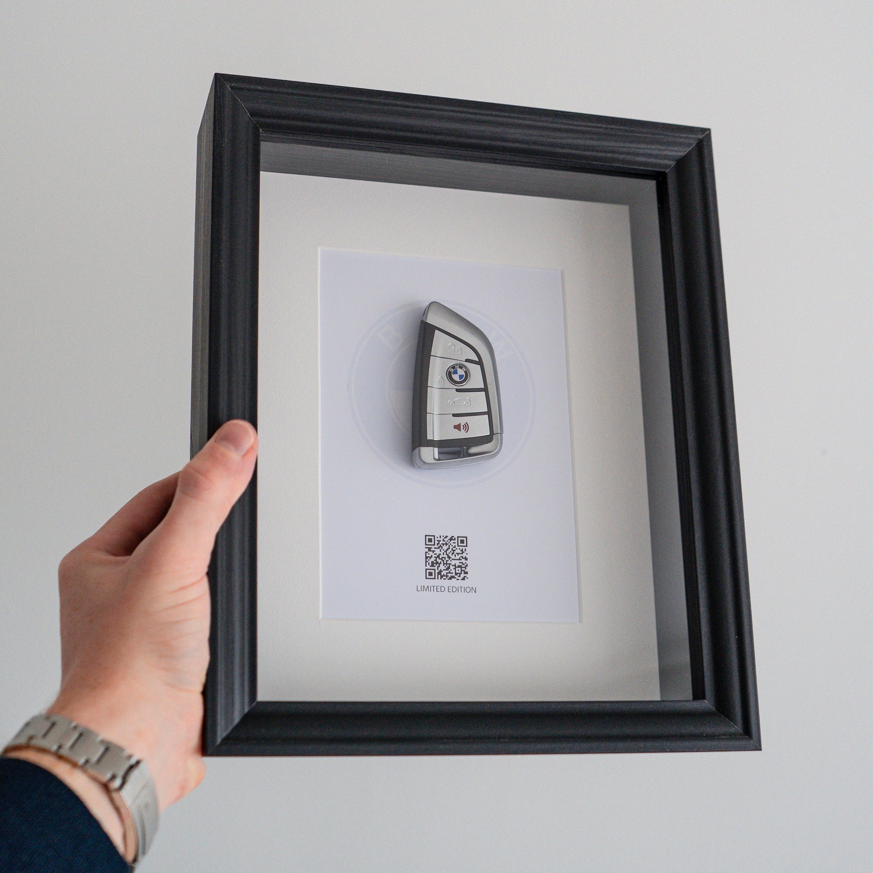 BMW Serie authentic key decoration framed