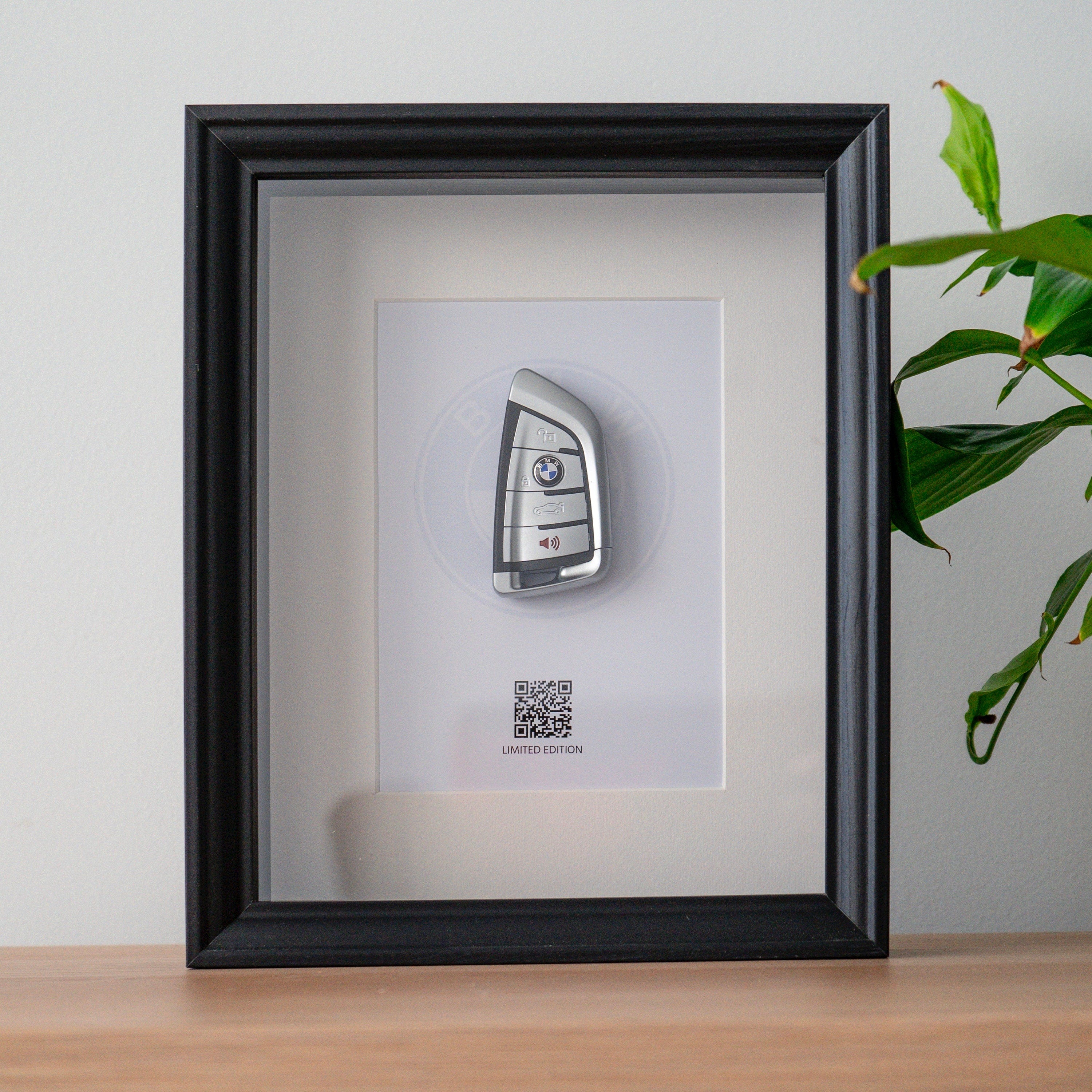 BMW Serie authentic key decoration framed