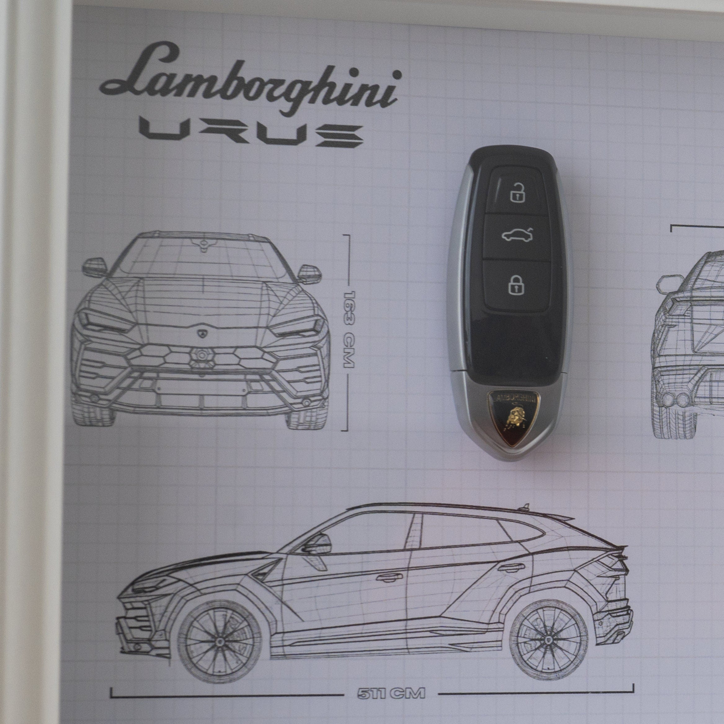 Décoration Lamborghini Urus clé encadré - Blueprint avec NFC